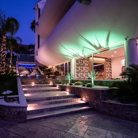 Hotel New River 3*